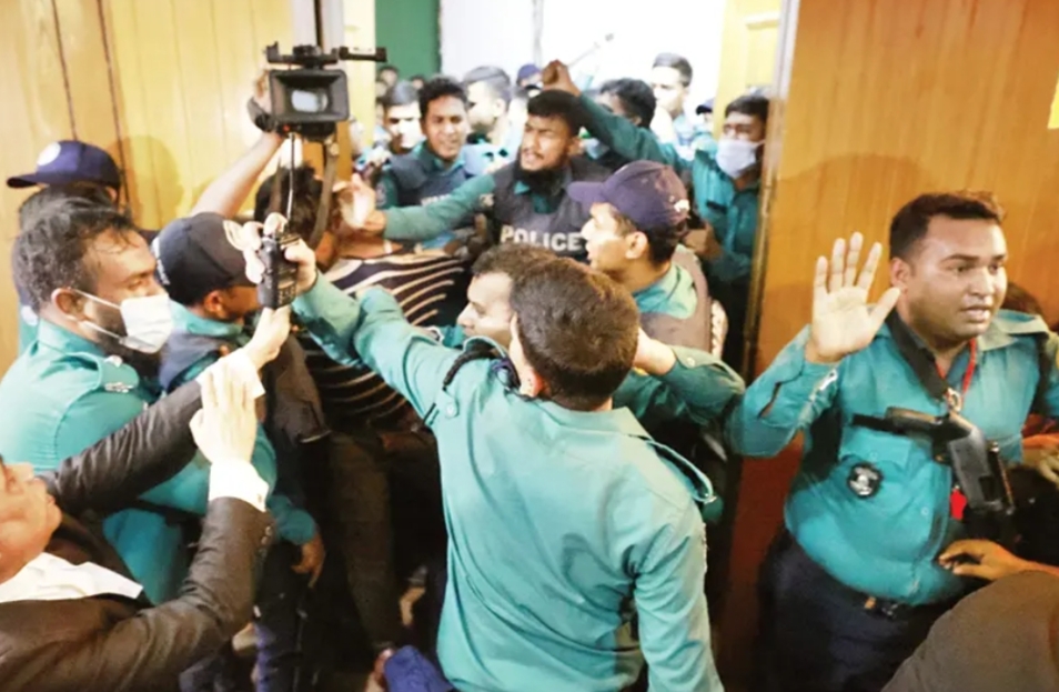 সুপ্রিম কোর্ট বারে তুলকালাম