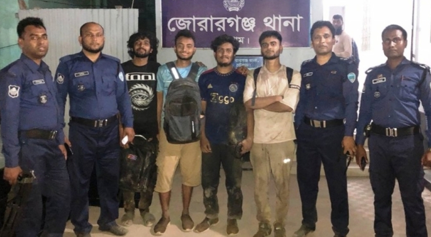 পাহাড়ে পথ হারানো কুমিল্লার ৪ তরুণকে যেভাবে উদ্ধার করলো পুলিশ