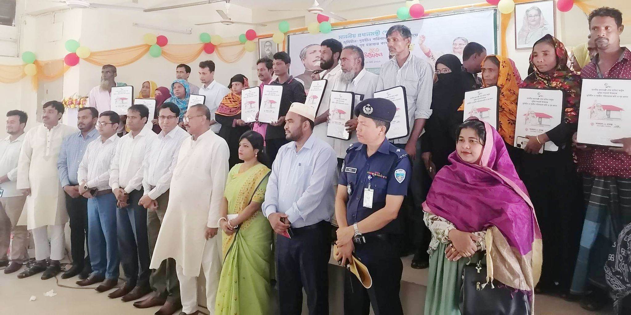 চৌদ্দগ্রামে আশ্রয়ণের ১২৪ ঘর উদ্বোধন করলেন প্রধানমন্ত্রী