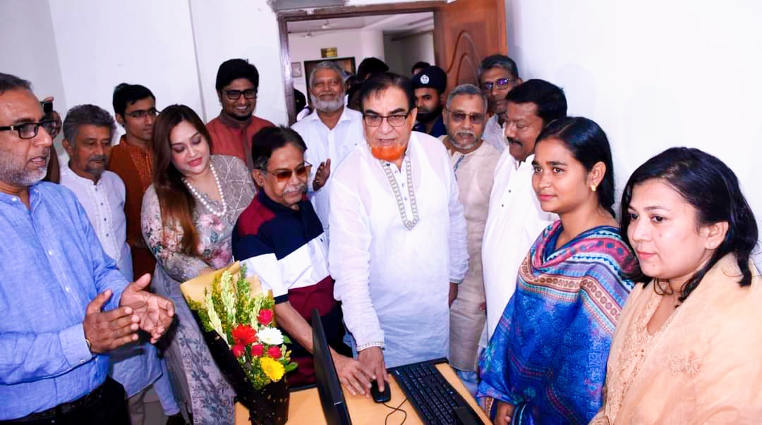 কুমিল্লা মহানগর আওয়ামী লীগ কার্যালয়ে স্থাপন করা হলো ‘স্মার্ট কর্নার