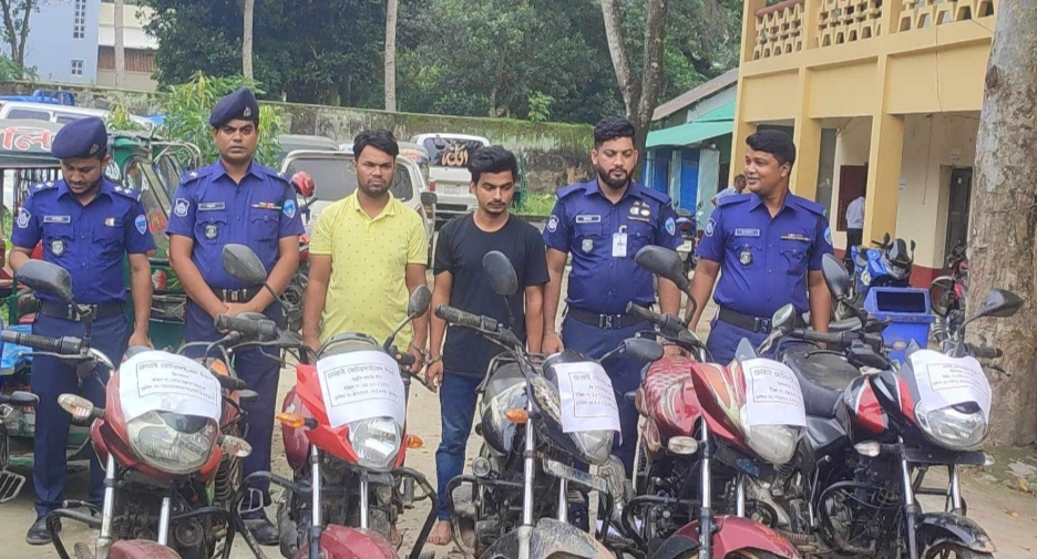 সাতটি চোরাই মোটরসাইকেল উদ্ধার, গ্রেফতার ২