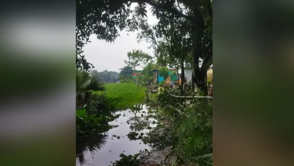 দেবীদ্বারে ব্যক্তি বিরোধের জেরে বন্ধ রাস্তা সংস্কারের কাজ