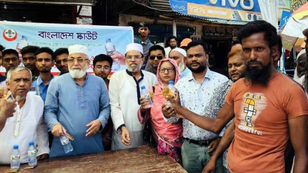 সাপাহারে তীব্র তাপপ্রবাহ : মুক্ত স্কাউট দলের মানবিক উদ্যোগ