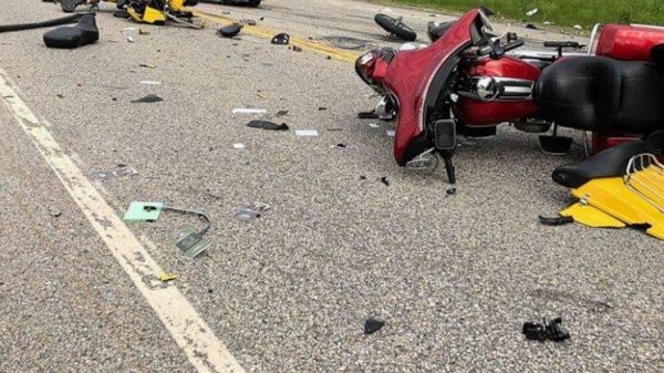 কুমিল্লা গোমতী নদীর পাড়ে বেপরোয়া গতির মোটরসাইকেল : জনজীবনে আতংক