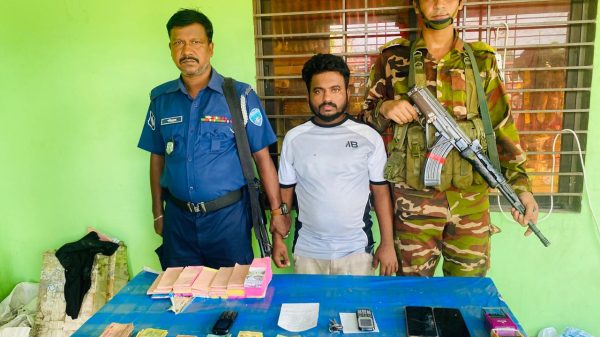 কুমিল্লায় ভূয়া রশিদ দিয়ে চাঁদা আদায়ের সময় ১ জন গ্রেপ্তার