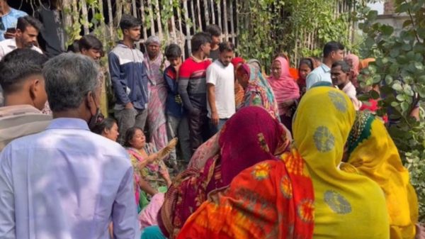 প্রকাশ্য দিবালোকে যুবলীগ কর্মীকে গুলি ও কুপিয়ে হত্যা