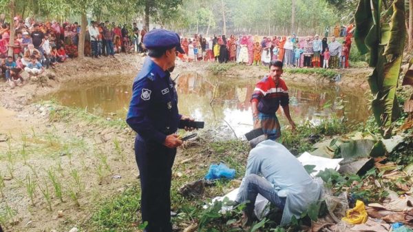 চৌদ্দগ্রামে গাছের সাথে ঝুলন্ত লাশ : রহস্য ঘিরে এলাকায় চাঞ্চল্য