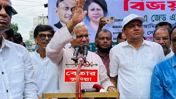 দেশ বাঁচাতে নিপীড়িতদের পাশে দাঁড়াতে হবে: ডা. জাহিদ