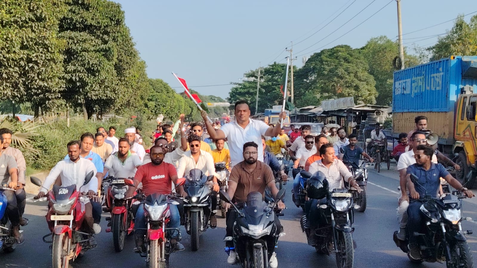 জাতীয়তাবাদী যুবদলের ৪৭তম প্রতিষ্ঠাবার্ষিকী উপলক্ষে কুমিল্লা উত্তর জেলা যুবদলের বর্ণাঢ্য মোটরসাইকেল শোভাযাত্রা