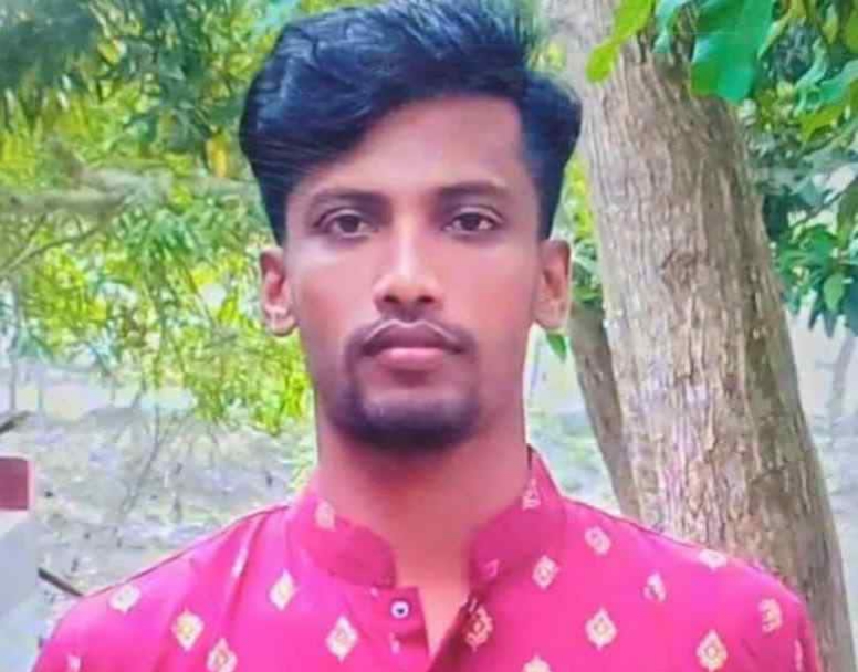 দেবিদ্বারে ট্রাকের ধাক্কায় প্রাণ গেল মাছ ব্যবসায়ীর, গুরুতর আহত সিএনজি চালক
