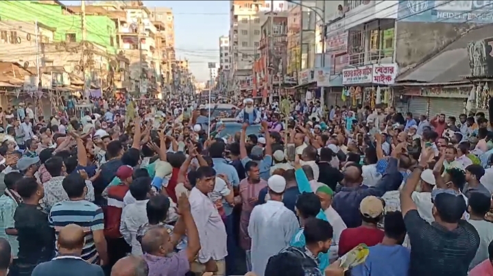 কুমিল্লায় মনিরুল হক চৌধুরীর গণসংযোগে জনরোষ-ইয়াছিনপন্থী ভোটারদের বিক্ষোভে উত্তপ্ত রাজনীতি