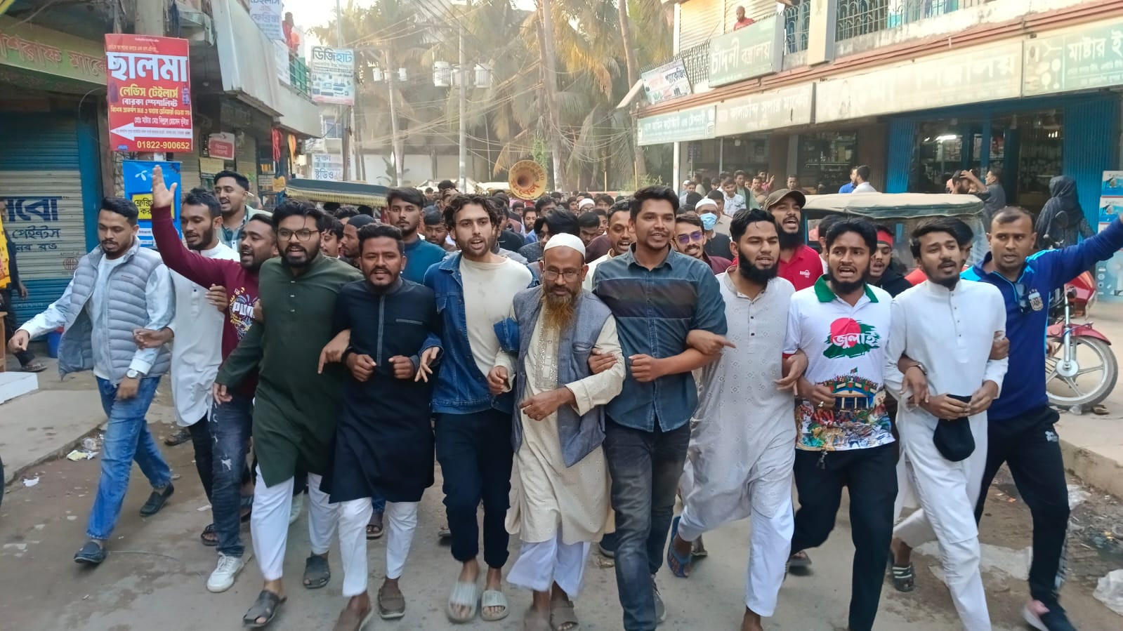 হাদি হত্যার বিচার দাবিতে দেবিদ্বারে  বিক্ষোভ