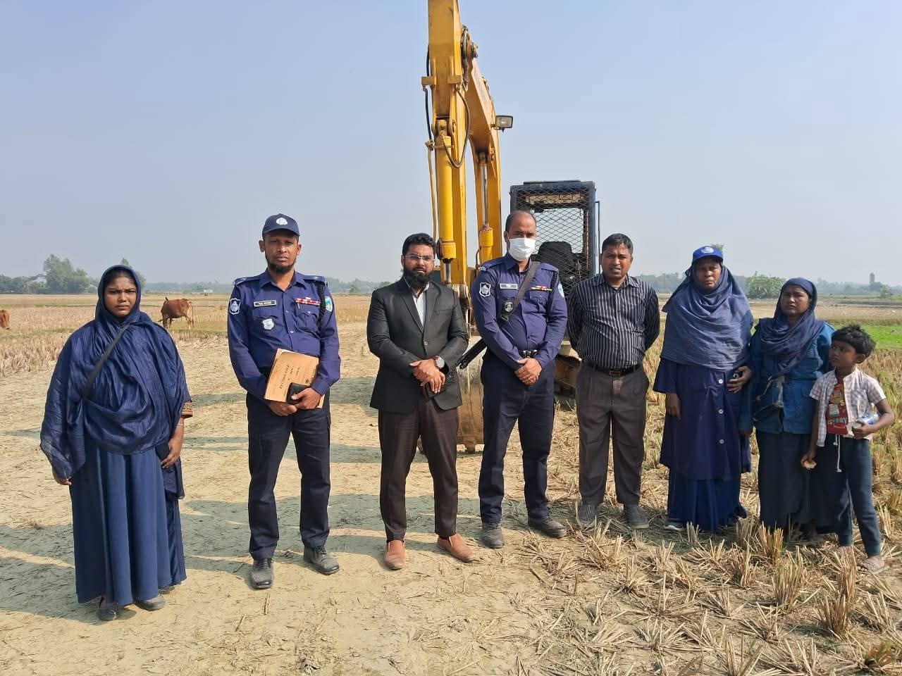 চৌদ্দগ্রামে অবৈধ মাটি কাটায় ভেকু মালিককে ৩ লাখ টাকা জরিমানা