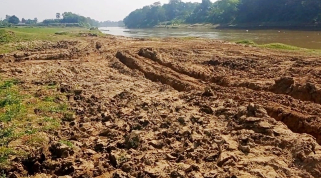 গোমতী নদীর দুই পাড়ে মাটির মহালুট, বাঁধ-সেতু-সড়ক চরম ঝুঁকিতে
