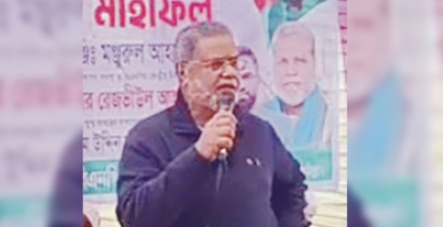 আওয়ামী এমপির সঙ্গে মিলেমিশে ছিলাম-মুন্সীর ভিডিও ঘিরে তোলপাড়