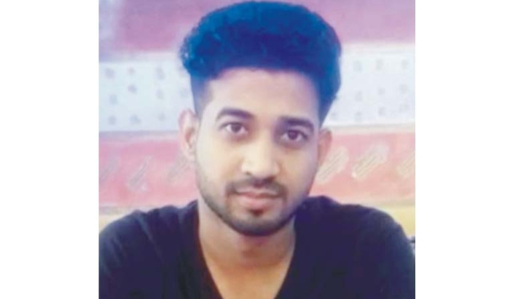 ‘বাবা’ বলে কাঁদে রশ্নি, ২২ দিন নিখোঁজ রাসেল!