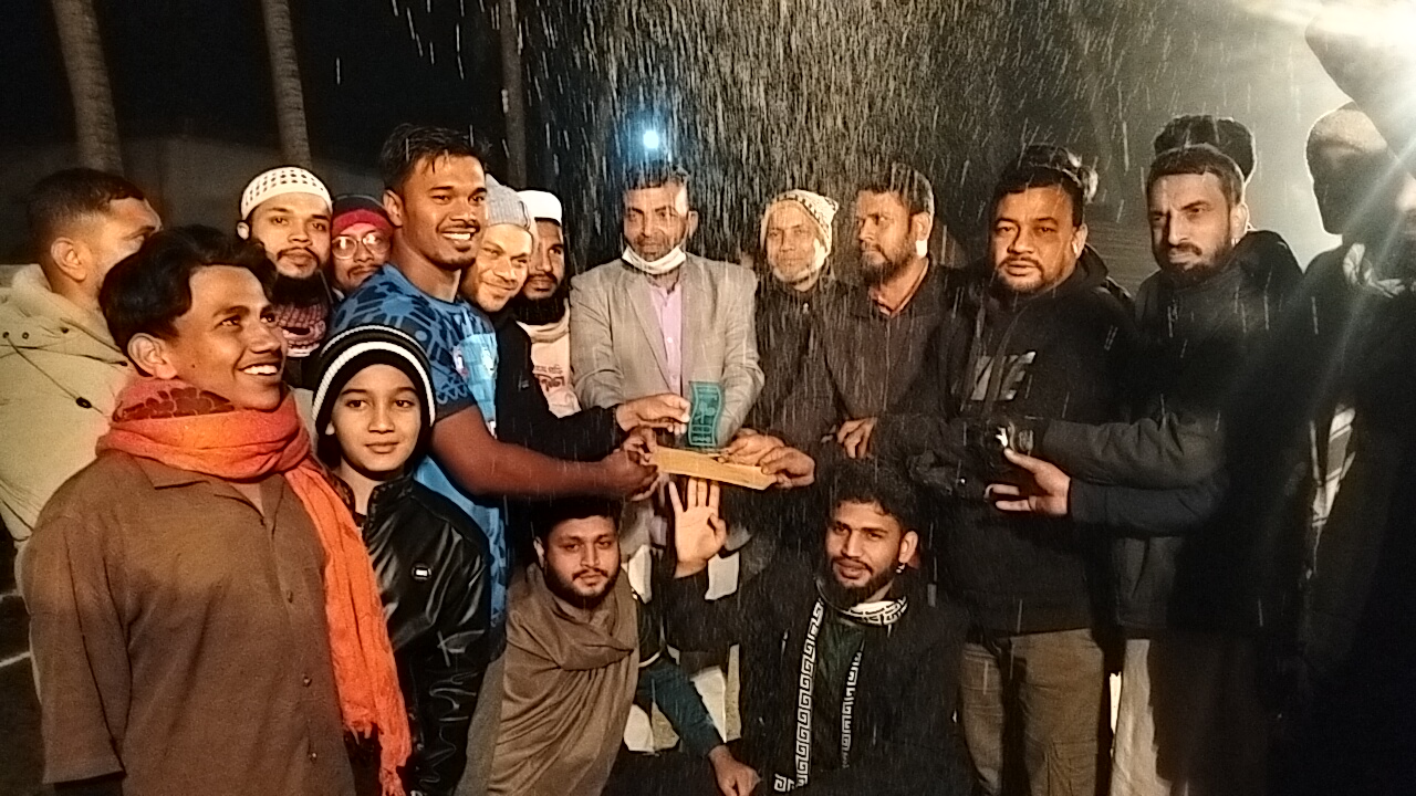 বসন্তপুরে ব্যাডমিন্টন ফাইনালে ফুলমুড়ির জয়