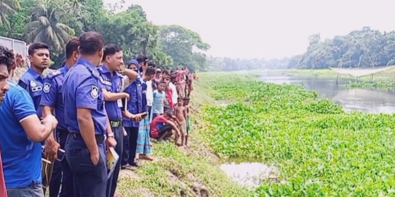 বুড়ির খালে অজ্ঞাত যুবকের মরদেহ ঘিরে রহস্য