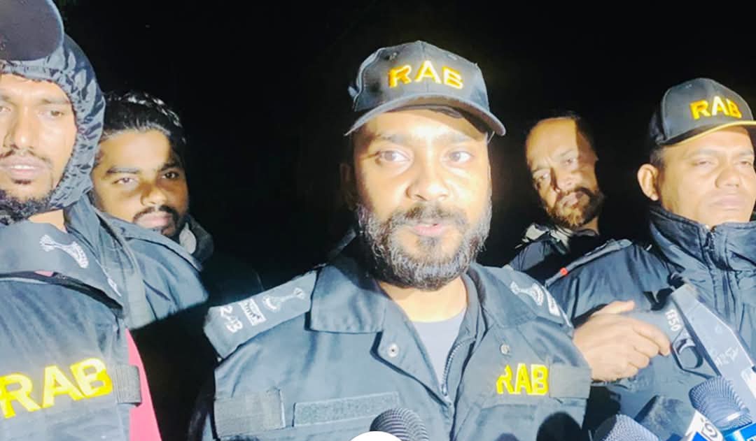 অস্ত্র লুটের রহস্যভেদ র‍্যাবের সফল অভিযানে