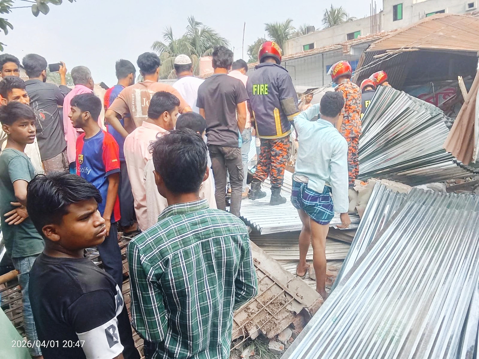 দেবীদ্বারে ধ্বসে পড়া দেয়ালের চাঁপায় হোটেল ম‍্যানেজারের মর্মান্তিক মৃত‍্যু